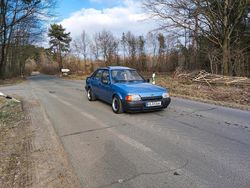 Blau Gebraucht 1986 Ford Escort Limousine | 4.990 €