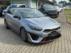 Grau (metallic) Gebraucht 2022 Kia ProCeed Kleinwagen | 27.790 € (Fairer Preis)