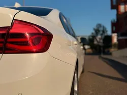 Weiß Gebraucht 2015 BMW 316 Limousine | 12.700 €