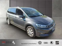 Grau Gebraucht 2019 VW Touran Business Van / Kleinbus | 12.970 € (Etwas zu teuer)