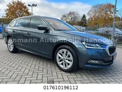 Grau Gebraucht 2021 Skoda Octavia First Edition Kombi | 16.799 € (Fairer Preis)
