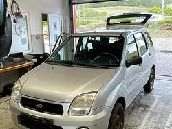 Silber Gebraucht 2004 Subaru Justy Kleinwagen | 990 €