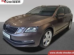 Maple braun metallic met. Gebraucht 2020 Skoda Octavia Style Kombi | 26.970 € (Fairer Preis)