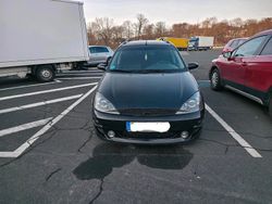 Schwarz Gebraucht 2000 Ford Focus Sport Kombi | 1.499 € (Fairer Preis)