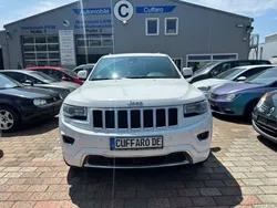 Weiss Gebraucht 2015 Jeep Cherokee Overland SUV | 13.399 €