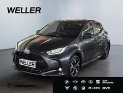 Grau Neu 2026 Toyota Yaris Hybrid Team Kleinwagen | 29.590 € (Teuer)