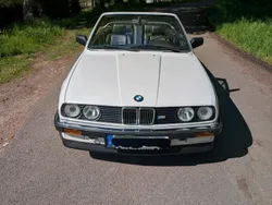 Weiß Gebraucht 1988 BMW 320 Cabriolet Cabrio | 15.500 €
