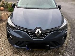 Grau Gebraucht 2022 Renault Clio V Intens Kleinwagen | 12.750 € (Superpreis)