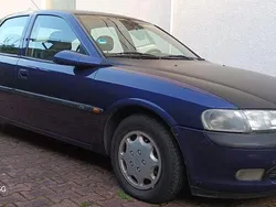 Blau Gebraucht 1996 Opel Vectra Sport Limousine | 2.900 € (Fairer Preis)