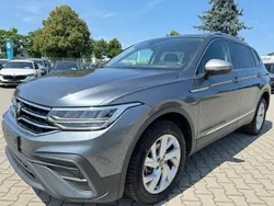 Grau Gebraucht 2022 VW Tiguan Allspace Life SUV | 25.990 € (Superpreis)
