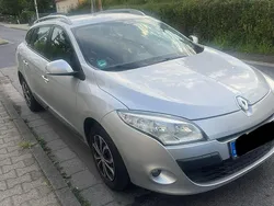 Silber Gebraucht 2011 Renault Mégane GrandTour Expression Kombi | 3.150 € (Guter Preis)