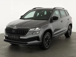 Graphite grau metallic Neu 2025 Skoda Karoq SportLine SUV | 42.495 € (Etwas zu teuer)
