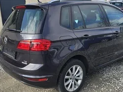 Grau Gebraucht 2015 VW Golf Sportsvan LOUNGE Van / Kleinbus | 13.999 € (Fairer Preis)