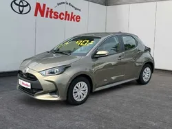 Manganbronze Neu 2024 Toyota Yaris Comfort Kleinwagen | 17.990 € (Superpreis)