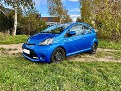 Blau Gebraucht 2013 Toyota Aygo Kleinwagen | 4.200 € (Fairer Preis)