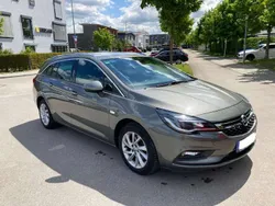 Quarz grau Gebraucht 2019 Opel Astra Innovation Kombi | 6.700 € (Superpreis)