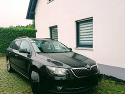 Schwarz Gebraucht 2015 Skoda Superb Ambition Kombi | 8.500 € (Guter Preis)