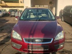 Rot Gebraucht 2005 Ford Focus Limousine | 3.000 € (Fairer Preis)