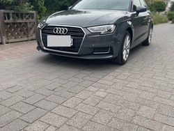 Grau Gebraucht 2018 Audi A3 Sportback Kleinwagen | 17.500 € (Teuer)