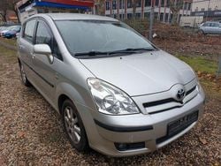Silber Gebraucht 2004 Toyota Corolla Verso Executive Van / Kleinbus | 2.799 € (Guter Preis)