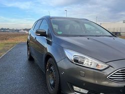 Grau Gebraucht 2016 Ford Focus Titanium Limousine | 6.990 € (Fairer Preis)