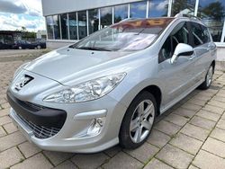 Silber Gebraucht 2011 Peugeot 308 SW Platinum Kombi | 2.690 €