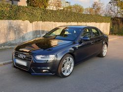 Blau Gebraucht 2012 Audi A4 S-Line Limousine | 8.900 € (Teuer)