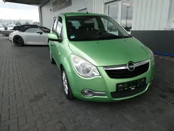 Grün Gebraucht 2008 Opel Agila Edition Limousine | 1.999 € (Guter Preis)