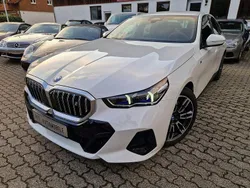 Weiß Gebraucht 2024 BMW i5 M Sport Limousine | 54.999 € (Superpreis)