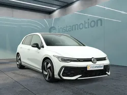 Weiß Gebraucht 2024 VW Golf VIII Style Limousine | 35.749 €
