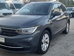 Grau Gebraucht 2022 VW Tiguan Active SUV | 27.990 € (Etwas zu teuer)