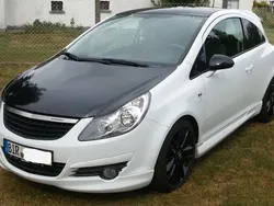 Weiß Gebraucht 2009 Opel Corsa Edition Limousine | 3.200 € (Fairer Preis)