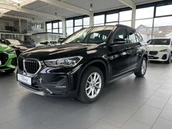 Black sapphire metallic Gebraucht 2021 BMW X1 Advantage SUV | 25.790 € (Fairer Preis)