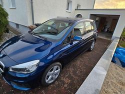 Blau Gebraucht 2017 BMW 218 Gran Tourer Sport Line Van / Kleinbus | 15.900 € (Etwas zu teuer)