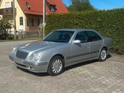 Silber Gebraucht 2000 Mercedes E320 Elegance Limousine | 11.500 € (Teuer)