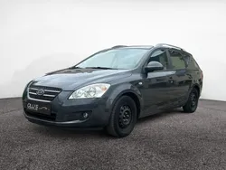 Grau Gebraucht 2009 Kia Ceed Kombi | 2.590 € (Fairer Preis)