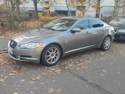 Grau Gebraucht 2010 Jaguar XF Luxury Limousine | 13.200 €