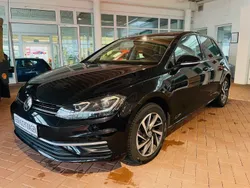 Deep black perleffekt Gebraucht 2017 VW Golf VII Sound Limousine | 16.666 € (Fairer Preis)