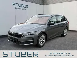 Graphitegrau metallic Gebraucht 2024 Skoda Octavia Selection Kombi | 32.390 € (Fairer Preis)