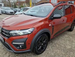 Braun Gebraucht 2022 Dacia Jogger Extreme Kombi | 20.650 € (Fairer Preis)