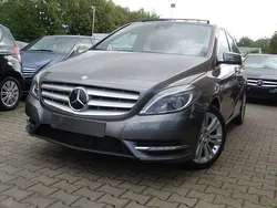 Grau Gebraucht 2011 Mercedes B200 Van / Kleinbus | 7.990 € (Guter Preis)