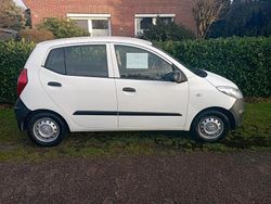 Weiß Gebraucht 2011 Hyundai i10 Kleinwagen | 2.100 €