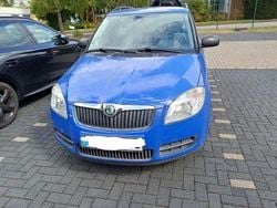 Blau Gebraucht 2009 Skoda Fabia Classic Kleinwagen | 2.700 € (Fairer Preis)