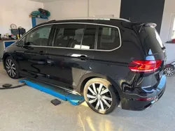 Deep black perleffect Gebraucht 2017 VW Touran Highline Van / Kleinbus | 20.990 € (Guter Preis)