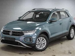Petroleum blue metallic ... Gebraucht 2024 VW T-Roc Life SUV | 25.790 € (Superpreis)
