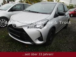 Silber Gebraucht 2018 Toyota Yaris Basis Kleinwagen | 9.900 € (Fairer Preis)