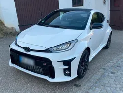 Weiß Gebraucht 2024 Toyota Yaris Coupé | 37.490 € (Fairer Preis)