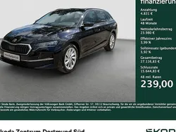 Schwarz Gebraucht 2024 Skoda Octavia Selection Kombi | 28.811 € (Guter Preis)