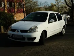 Weiß Gebraucht 2007 Renault Clio II Campus Kleinwagen | 1.700 € (Guter Preis)