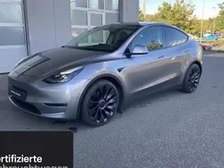 Silber Gebraucht 2023 Tesla Model Y Performance SUV | 40.100 € (Fairer Preis)